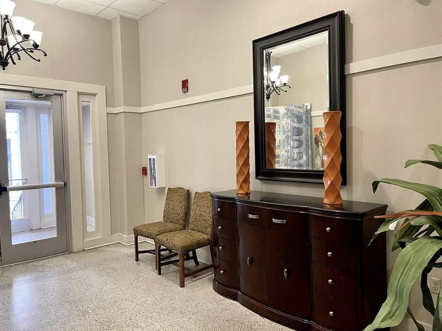 Downtown Luxury Apartment